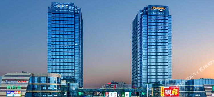 潮州财富中心希尔顿欢朋酒店图片