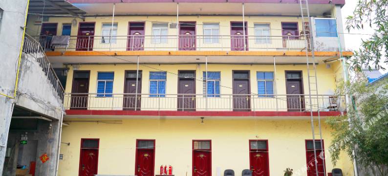 卫辉南站旅社图片