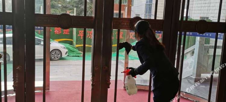 平凉喜达假日酒店图片