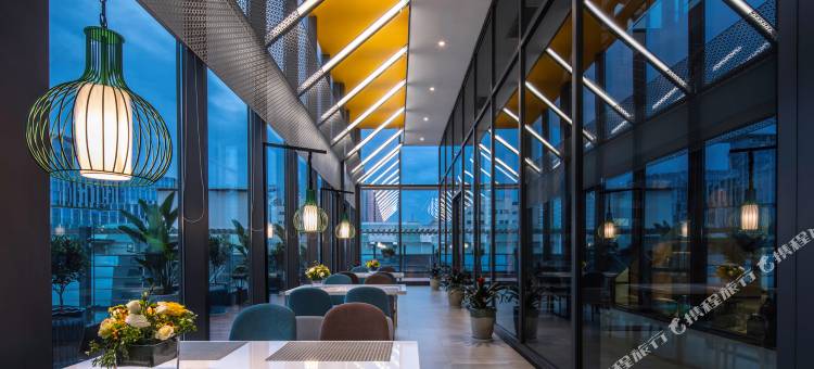 宜必思尚品酒店(昆明南屏步行街店)图片