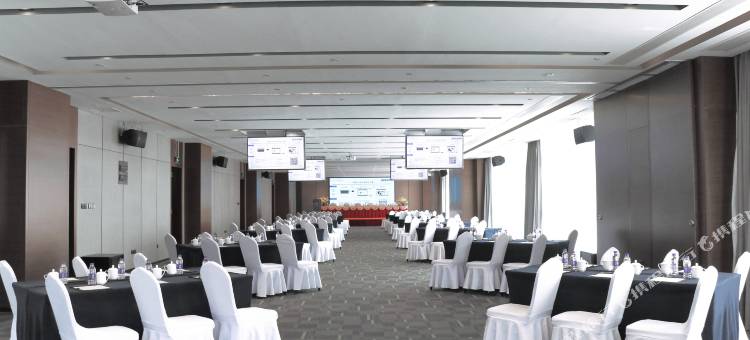 杭州萧山人民广场希尔顿欢朋酒店图片