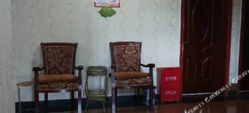 盐源俄域风情酒店图片