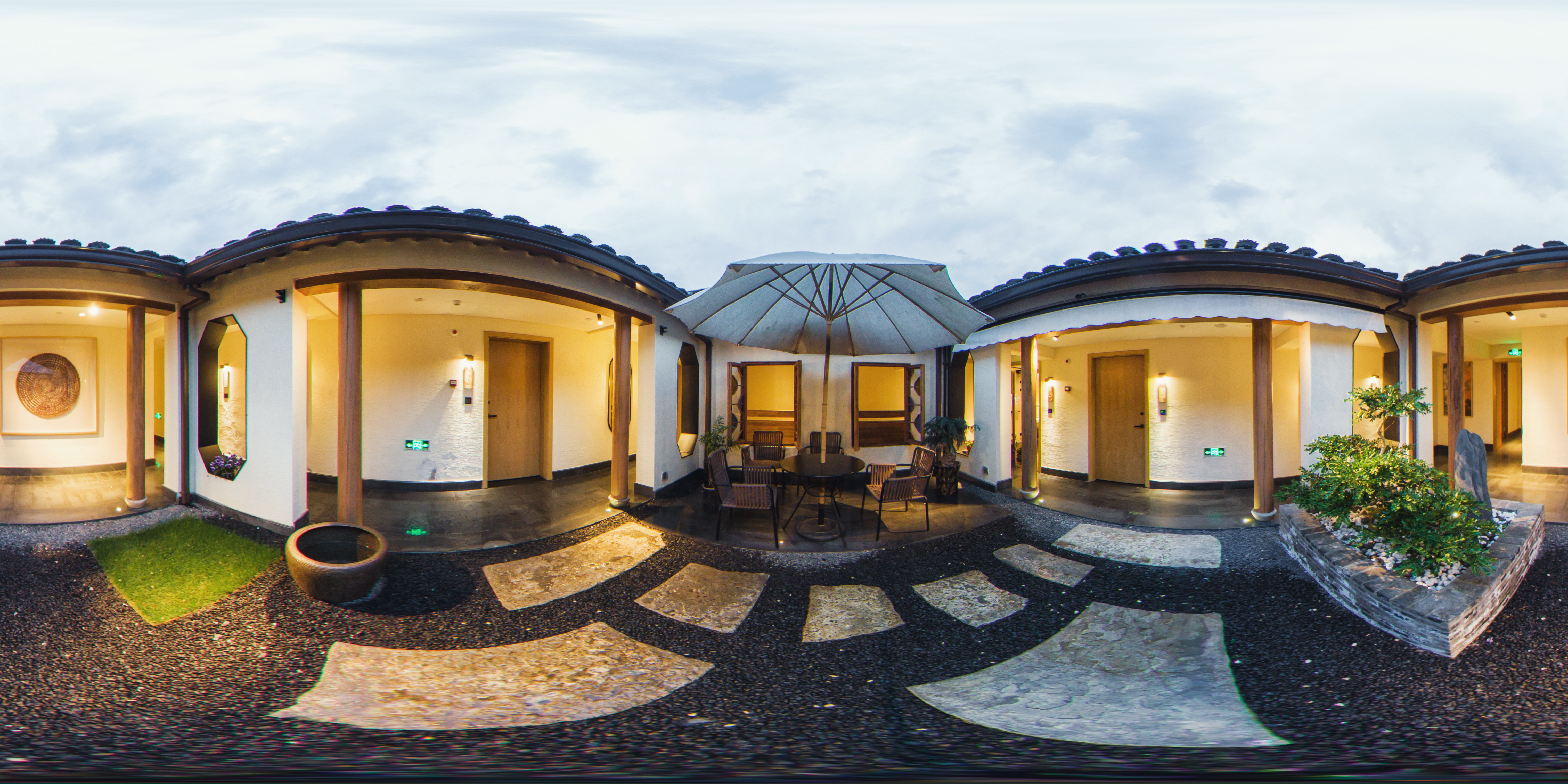 Yiman Hotel (Suzhou Guanqianjie Pingjiang Road Scenic Area)Over view