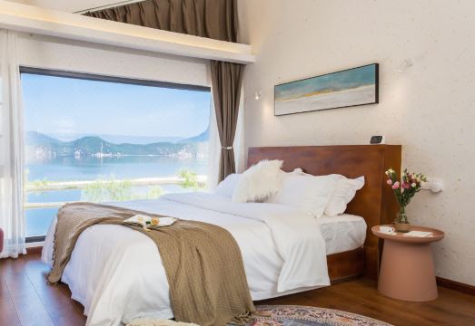 Gulu‘s house Lake View Smart Holiday Hostel Hotel Overview