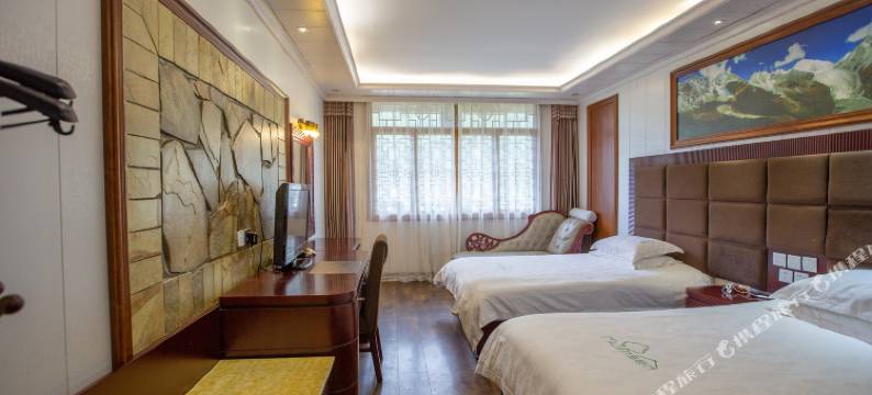 海螺沟木林森村温泉酒店图片