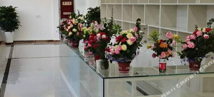 西宁城中颐馨商务宾馆(城南新区会展中心店)图片