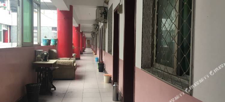 四海宾馆(洛阳火车站店)图片