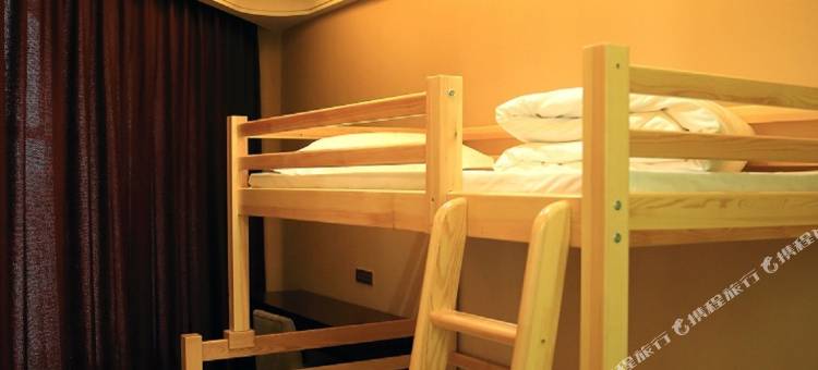 嘉峪关景都假日酒店(大唐美食街雄关广场店)图片