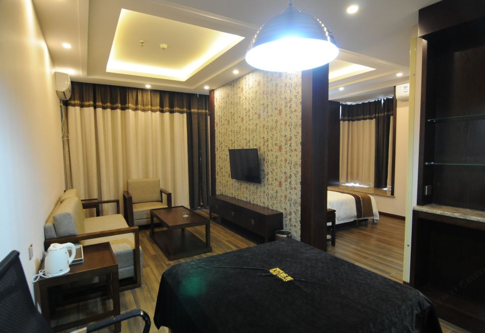  Hotel Overview