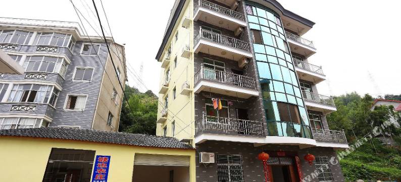 千岛湖塘边农庄图片