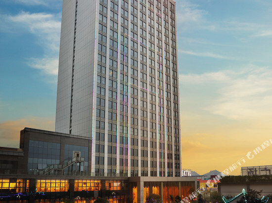 华城国际酒店(韶关乐昌市政府店)