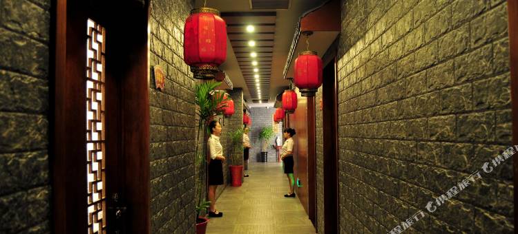 六安三福时尚主题酒店图片