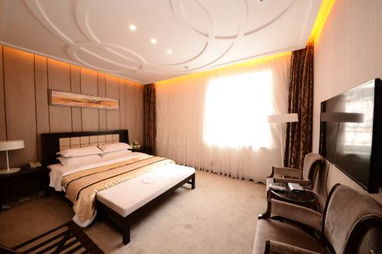 鸡西柏宁假日酒店