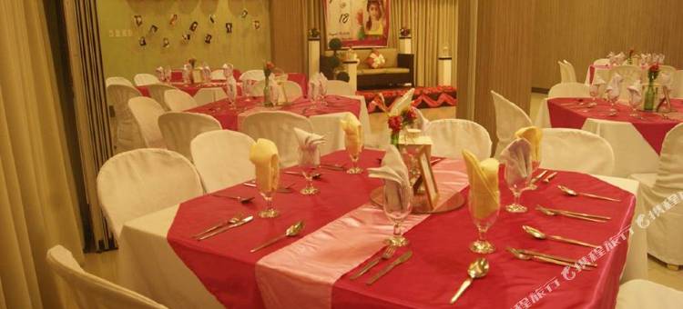 马加兰尼斯广场酒店(Magallanes Square Hotel)图片