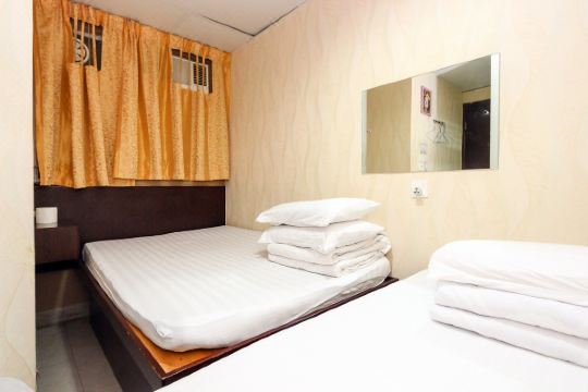 旅客们可轻松前往市区内各大旅游,购物,餐饮地点如翠华餐厅,女人街