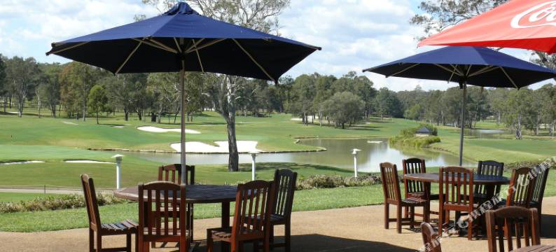 临江奥克斯高尔夫度假村(Riverside Oaks Golf Resort)图片