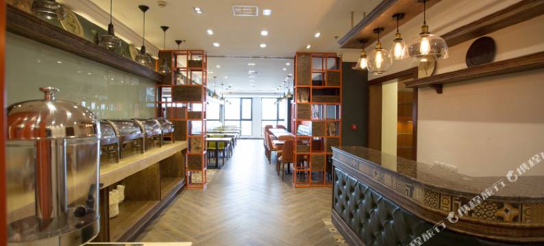 青岛澳波特海景酒店(融创茂朝阳山路地铁站店)图片