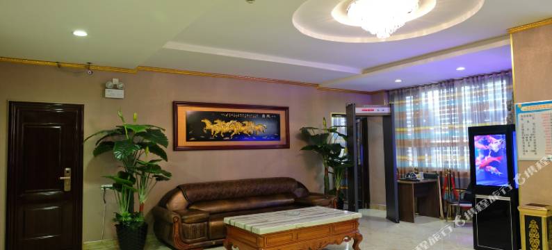 红太阳宾馆(乌鲁木齐地窝堡机场新天润罗马天街店)图片