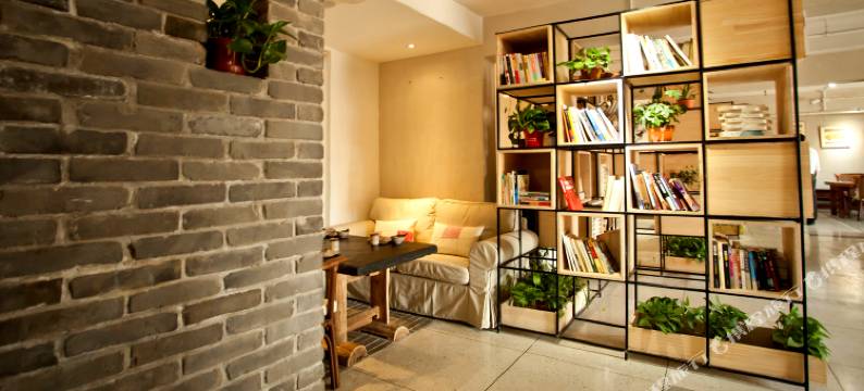 永阳坊艺术酒店(西安高新管委会体育馆地铁站店)图片