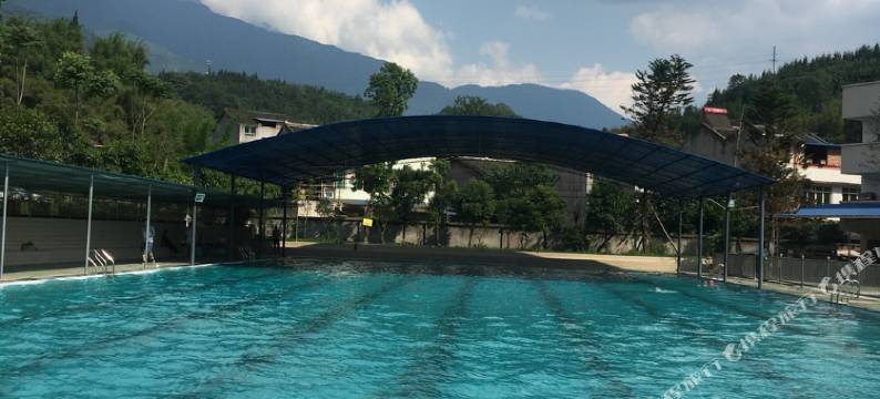 荥经鸽子花大酒店图片