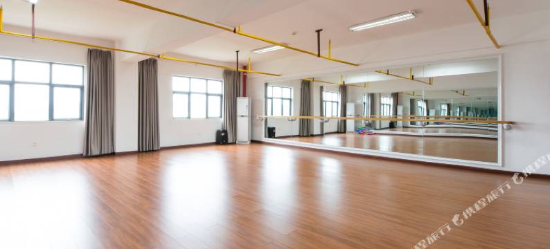 武汉华中师范大学管理教育综合楼图片