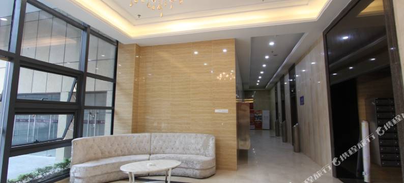 佛山万通国际酒店公寓(魁奇路地铁站店)图片