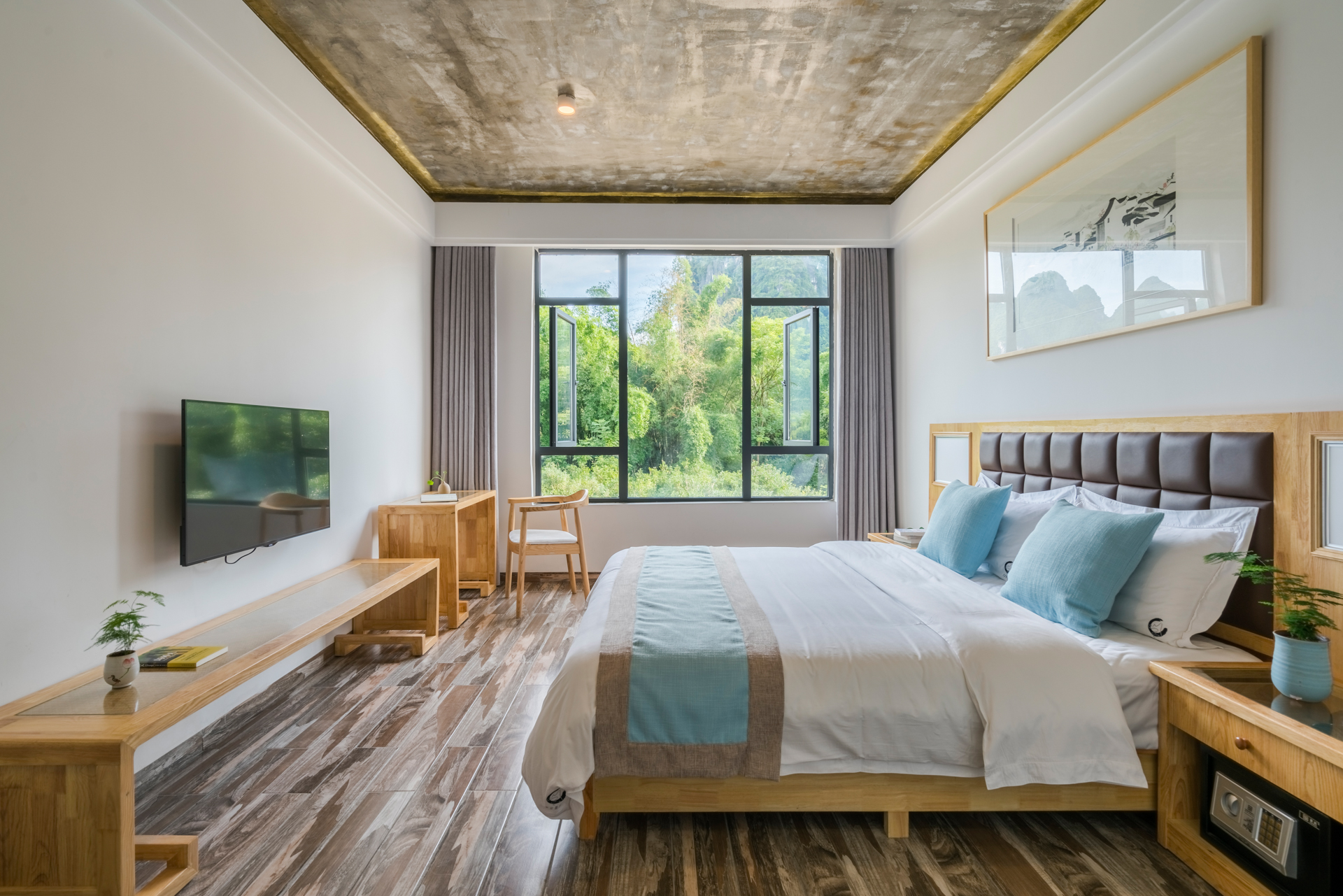 Mid-mountain Cloud & Water Hotel Hotel Overview