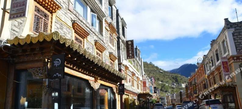 四姑娘山观山印枂客栈图片