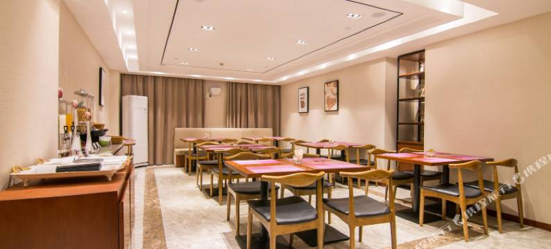 万和至臻酒店(上海静安寺长寿路地铁站店)图片