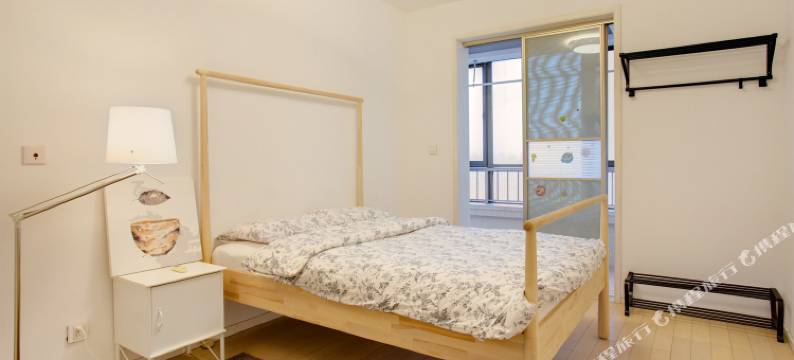 西安小寨商圈地铁沿线168平3室时尚公寓图片