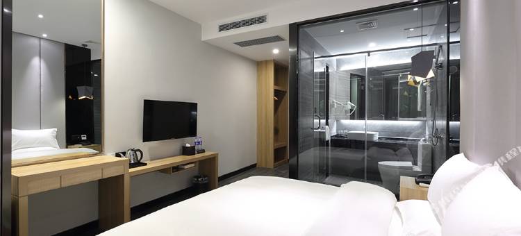 弗思特逸住酒店(上海宝山路地铁站店)图片