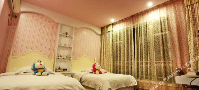 峨眉山俏皮猴主题文化酒店图片