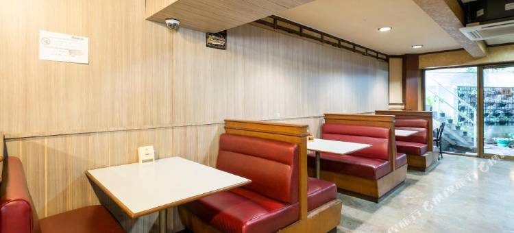 瓦塔纳酒店(Watana Hotel)图片
