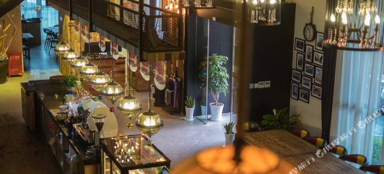 青藤艺宿酒店(北仑银泰城中河路地铁站店)图片