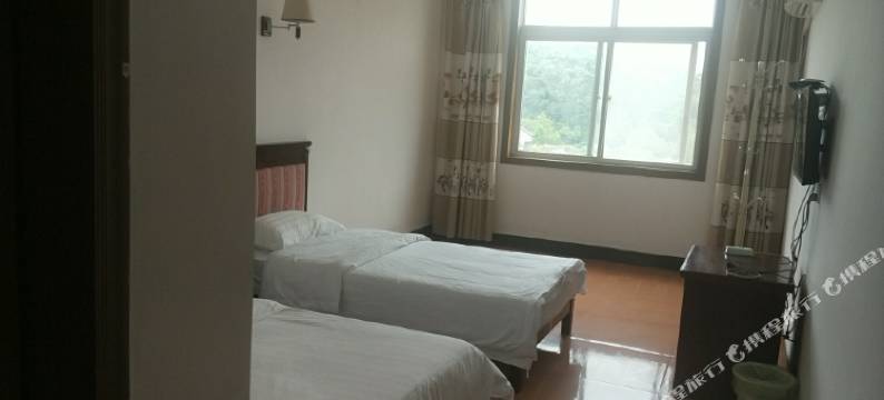 石台秋浦河畔农家乐图片