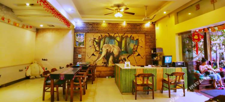 西双版纳早安南国客栈(泼水广场店)图片