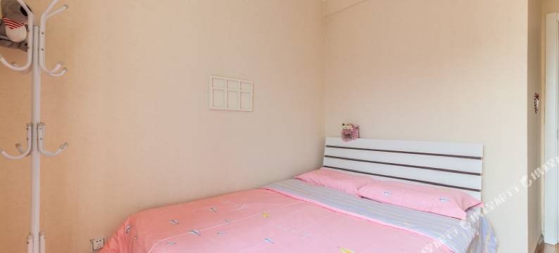 西安大唐芙蓉园/海洋馆/大雁塔观景三居室公寓(神奇动物在哪里极地馆分店)图片