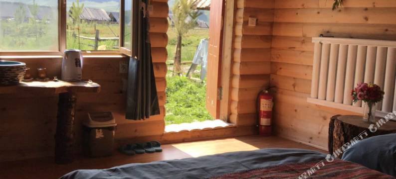 布尔津静逸时光景观客栈图片