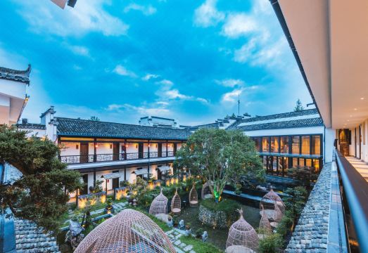 Yijing Guixiangyuan Hotel over view