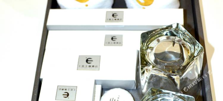 兴仁E恋主题酒店图片