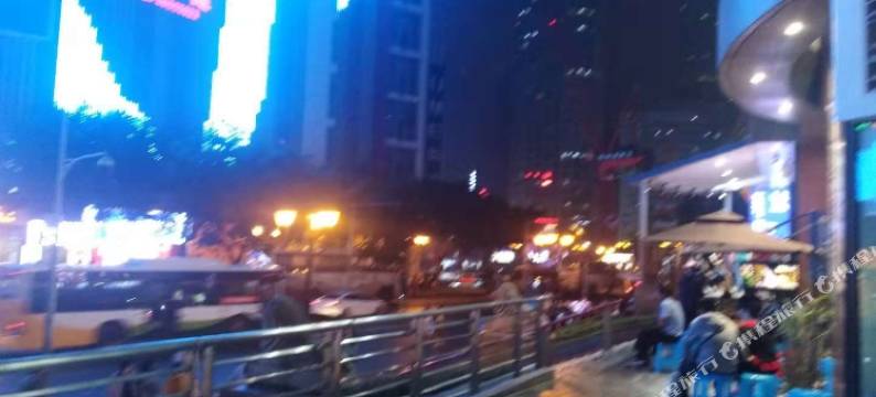 优美酒店式公寓(重庆解放碑好吃街店)图片