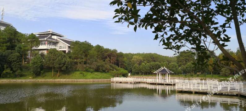 京山白鹿春舍酒店图片