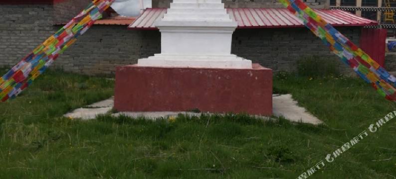 色达金色家园酒店图片