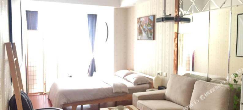 深圳近东门老街地王大厦京基100罗湖口岸公寓(3号店)图片