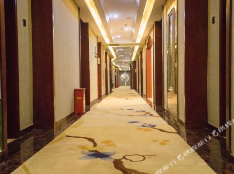 御品大酒店信丰汽车总站店