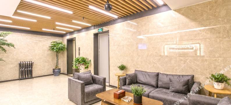 迷白艺术酒店(苏州吴江盛泽东方纺织城店)图片