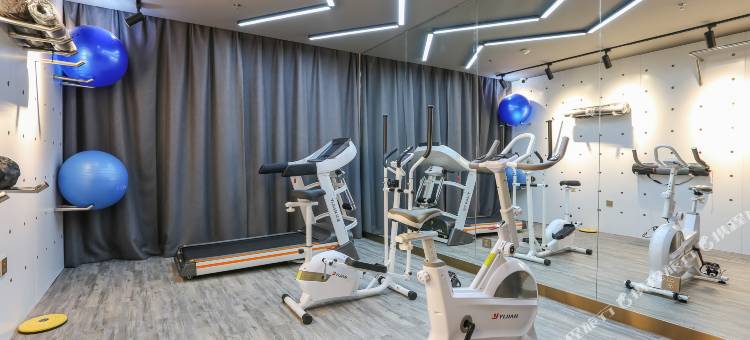 哈尔滨冰雪大世界龙川路地铁站亚朵酒店图片