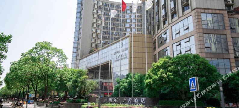 航海湾公寓(红谷滩翠苑路地铁站店)图片
