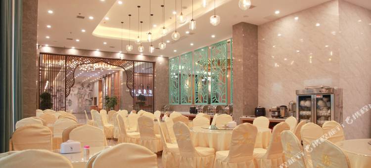 鑫悦温泉酒店(安顺高铁西站神骏生态文旅小镇店)图片