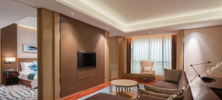 大连体育中心皇冠假日酒店(大连北站店)图片